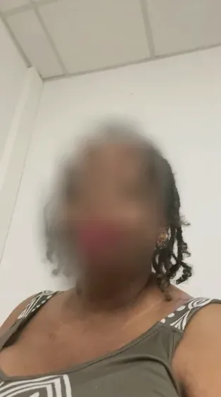 Alena, 32