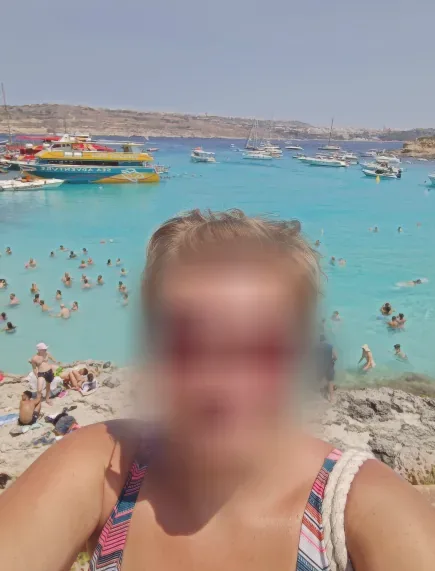 Carina, 40