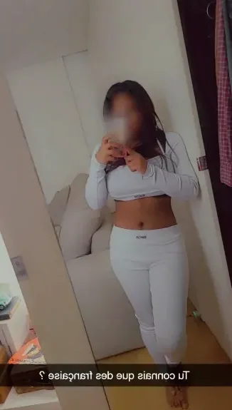 Chiara, 25