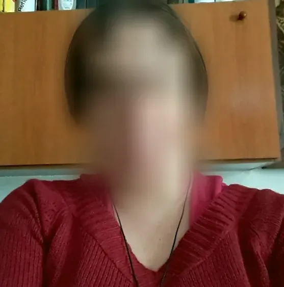 Claudia, 40