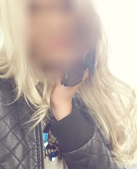 Ela, 32