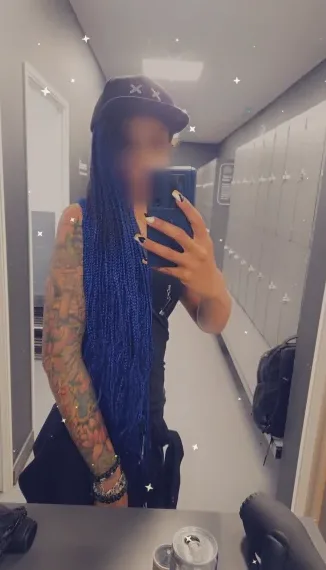 Emma, 34