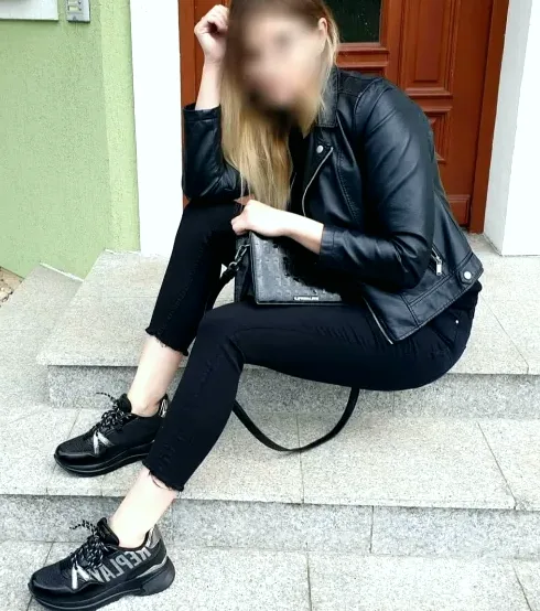 Emma, 37