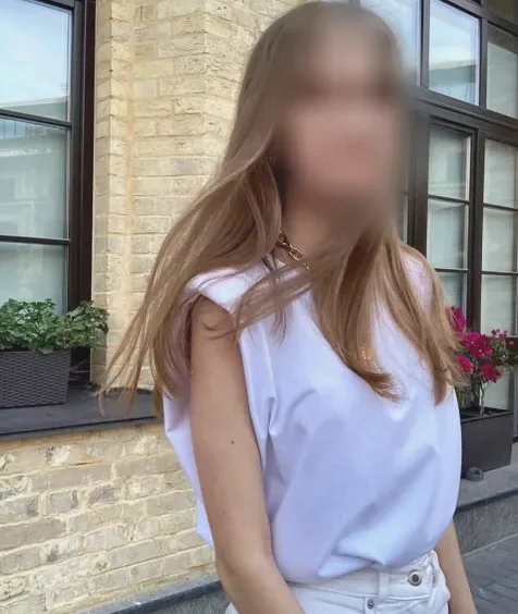 Fabienne, 23
