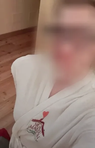 Julia, 40