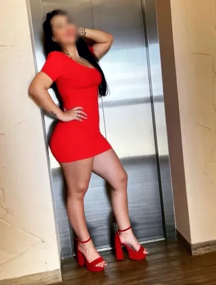 Katrin, 32