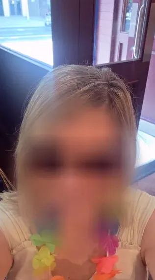 Larissa, 38