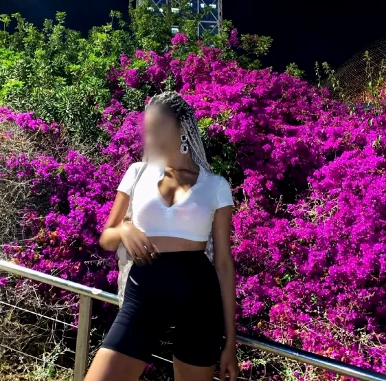 Laura, 36