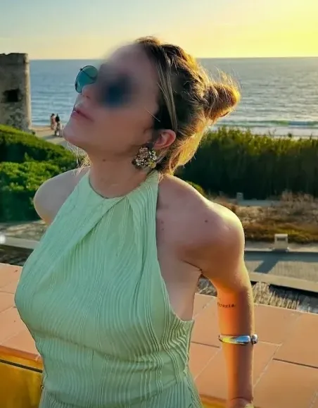 Melina, 38