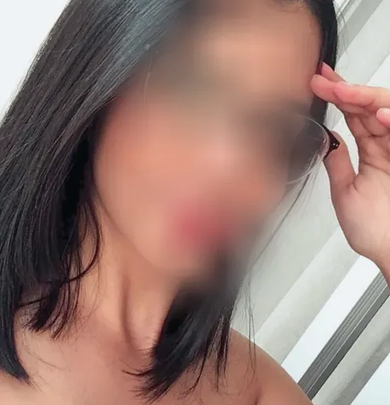 Nadine, 22