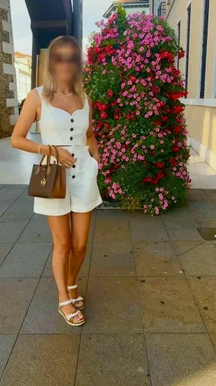 Nicole, 38