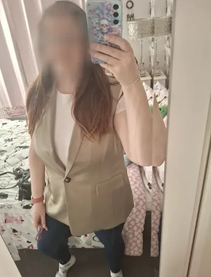 Sarah, 38