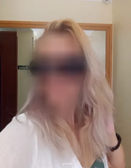 Simone, 39