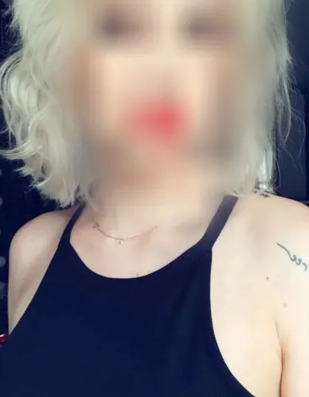 Vanessa, 37