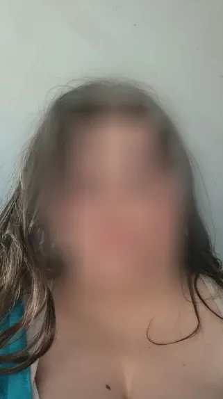 Vivien, 24