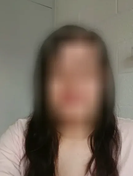 Vivien, 33