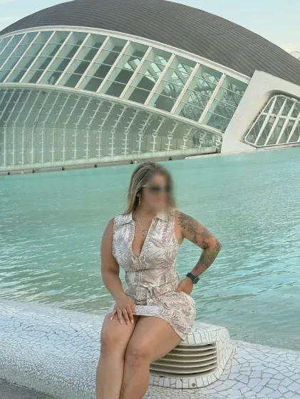 Zeynep, 32
